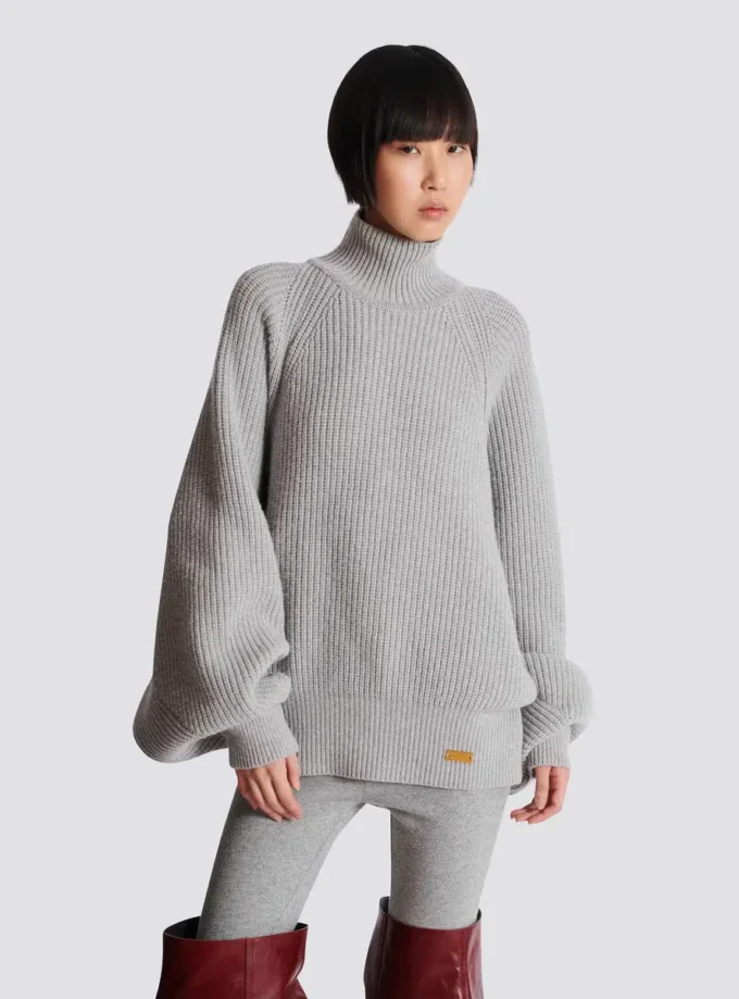 Maglione a collo alto in maglia a costine