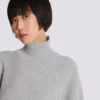 Maglione a collo alto in maglia a costine
