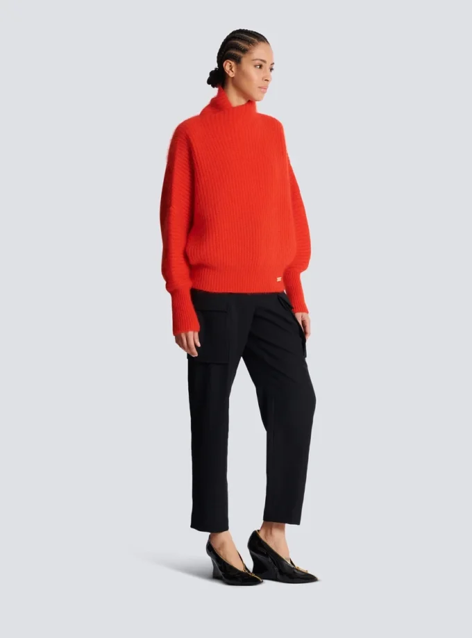 Maglione in mohair con dettaglio collo Maglione in mohair con dettaglio collo