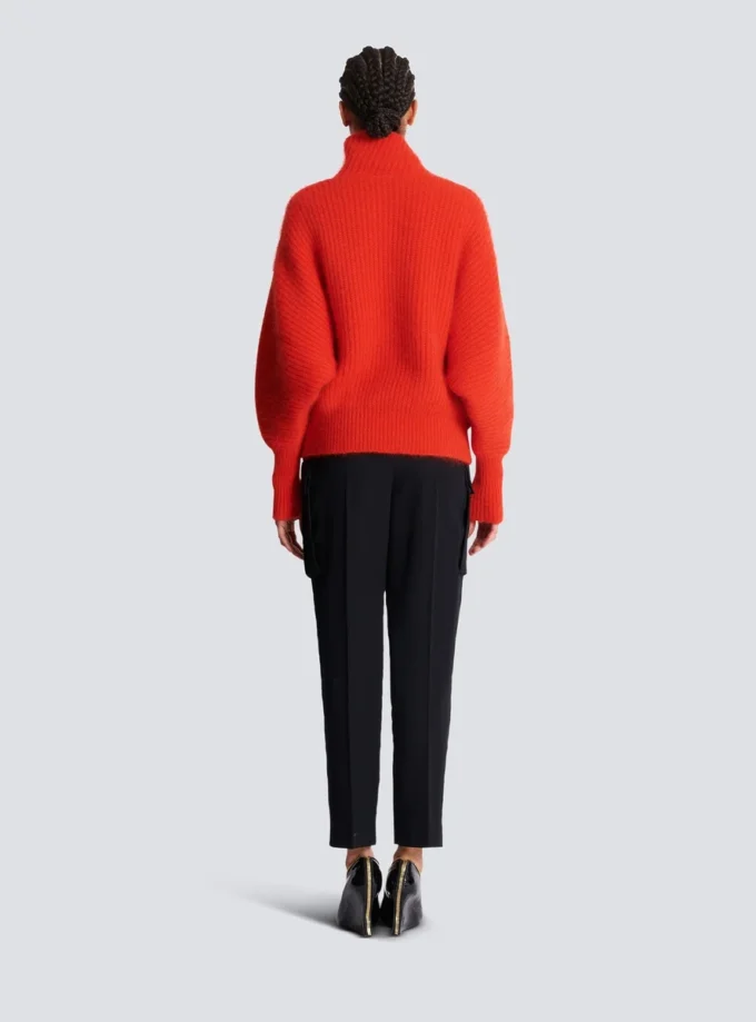 Maglione in mohair con dettaglio collo Maglione in mohair con dettaglio collo