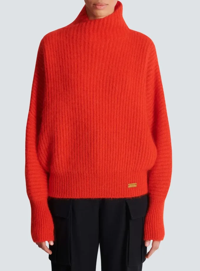 Maglione in mohair con dettaglio collo Maglione in mohair con dettaglio collo