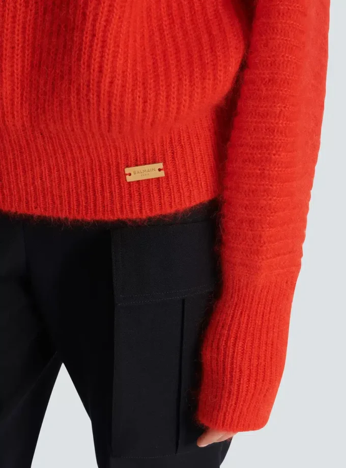 Maglione in mohair con dettaglio collo Maglione in mohair con dettaglio collo