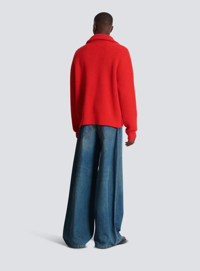 Maglione lavorato a trecce Maglione lavorato a trecce