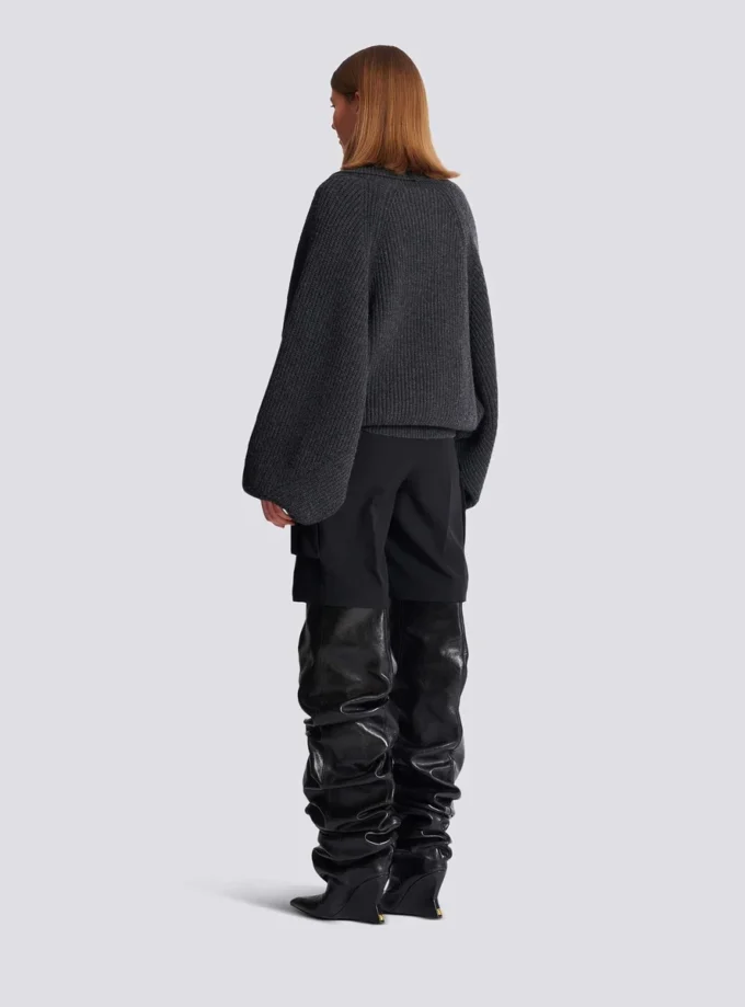 Maglione oversize con scollo incrociato Maglione oversize con scollo incrociato
