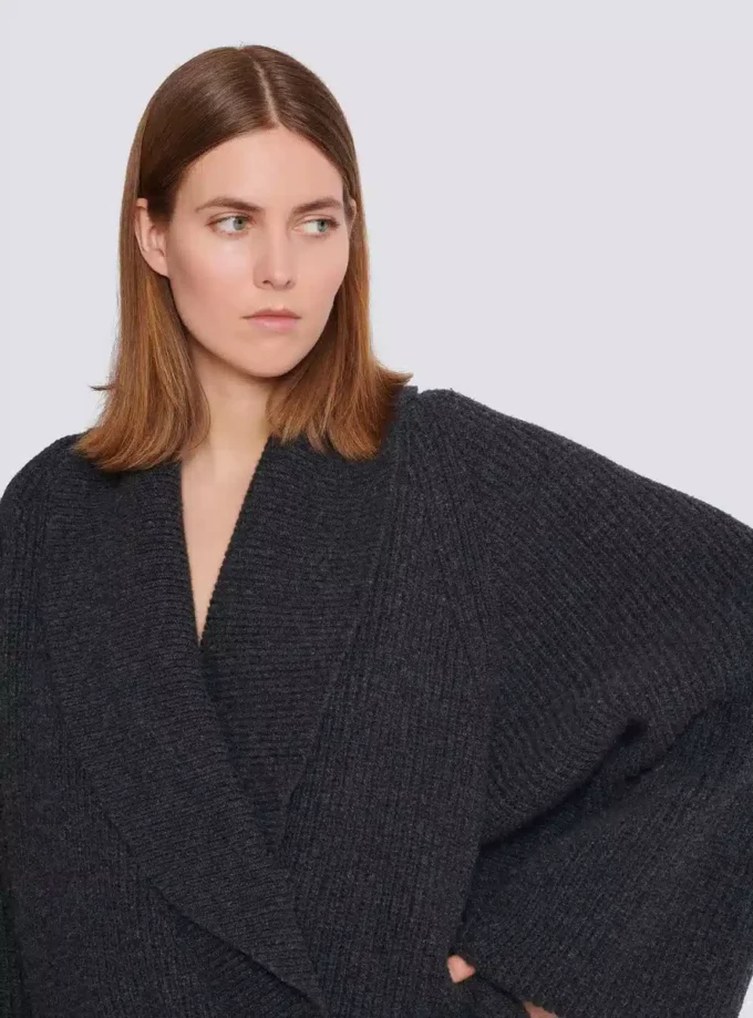 Maglione oversize con scollo incrociato Maglione oversize con scollo incrociato
