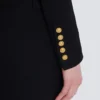 Miniabito sartoriale con doppio collo e due tasche Miniabito sartoriale con doppio collo e due tasche
