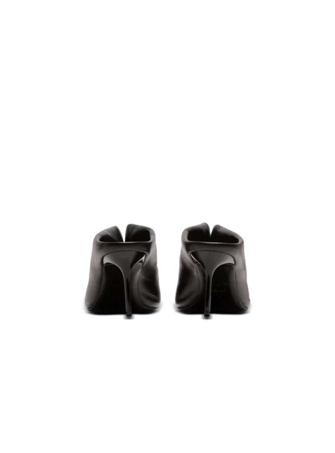 Mules in pelle di agnello con piercing frontale
