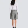 Pantaloncini con pinces e motivo Principe di Galles Pantaloncini con pinces e motivo Principe di Galles