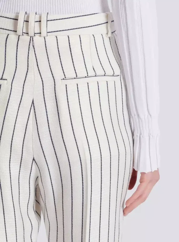 Pantaloni a righe sottili con gamba dritta