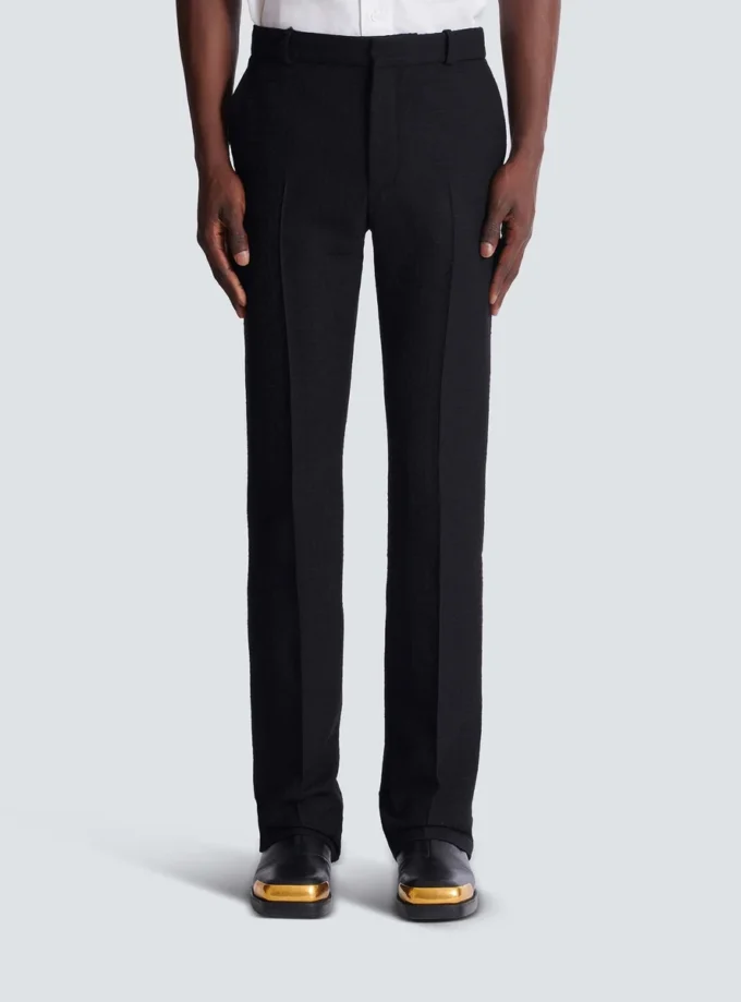 Pantaloni con pinces in grana di polvere Pantaloni con pinces in grana di polvere