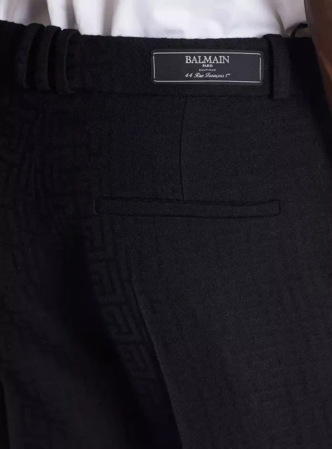 Pantaloni con pinces in grana di polvere Pantaloni con pinces in grana di polvere