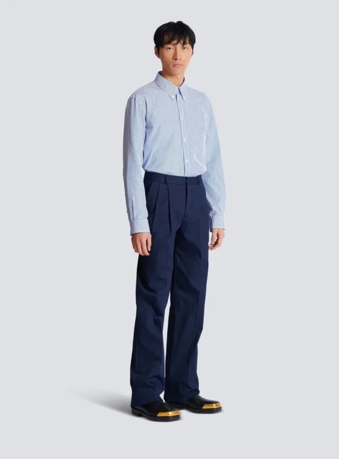 Pantaloni con pinces in twill di cotone Pantaloni con pinces in twill di cotone