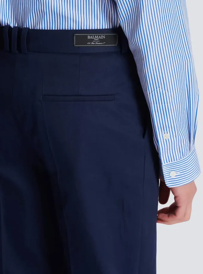 Pantaloni con pinces in twill di cotone Pantaloni con pinces in twill di cotone