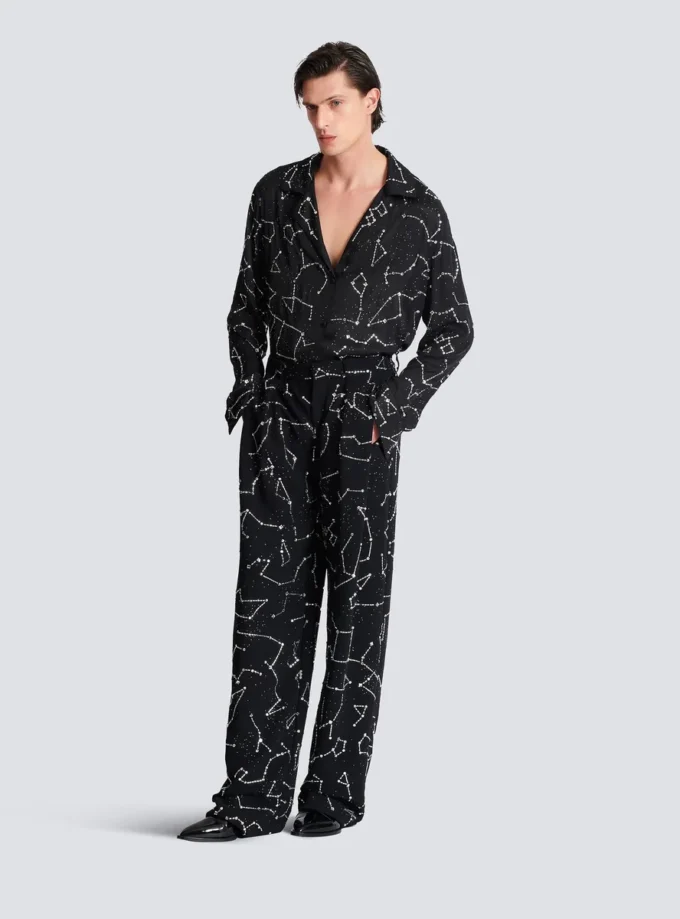 Pantaloni in crêpe con motivo Constellation in strass Pantaloni in crêpe con motivo Constellation in strass