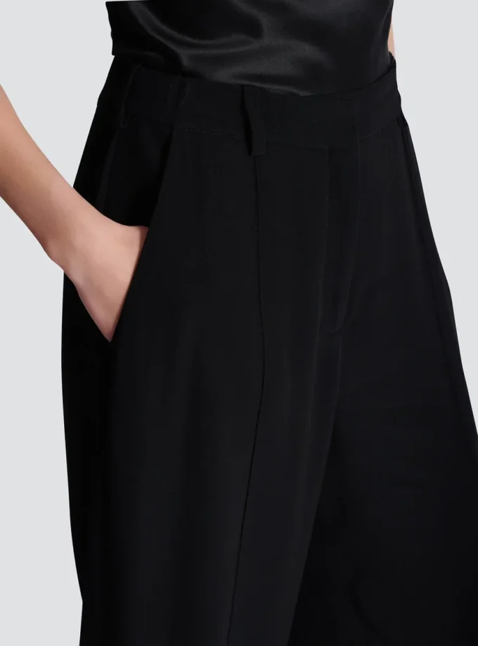 Pantaloni sartoriali dritti in crêpe Pantaloni sartoriali dritti in crêpe