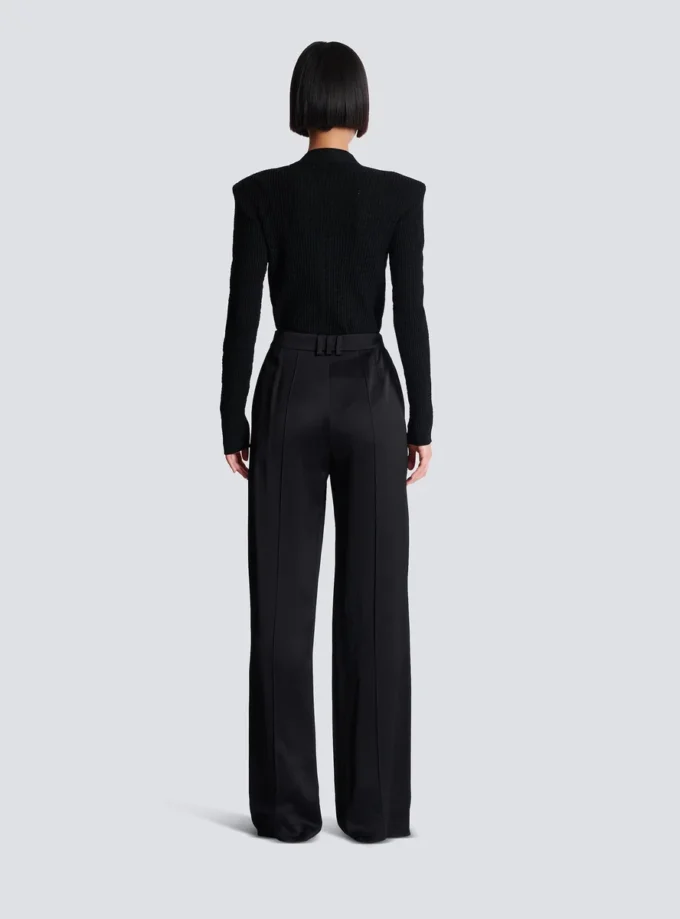 Pantaloni sartoriali in raso a gamba dritta Pantaloni sartoriali in raso a gamba dritta