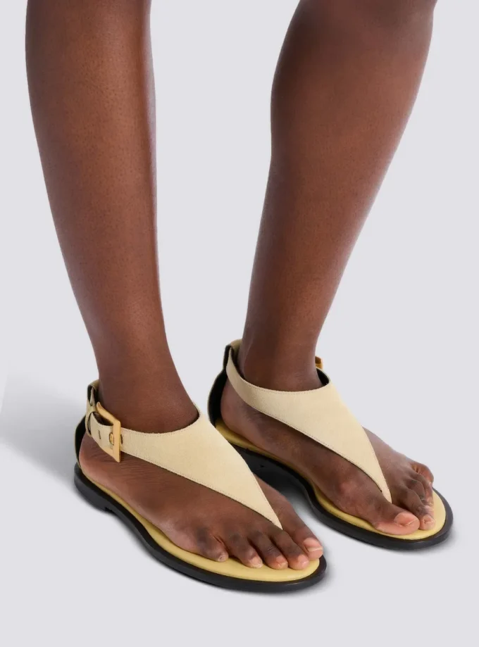 Sandali piatti Anthem con cinturino in pelle scamosciata Sandali piatti Anthem con cinturino in pelle scamosciata