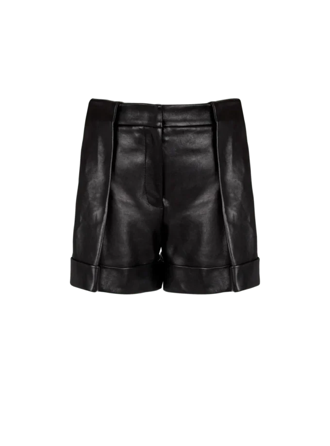 Shorts in pelle di agnello con pieghe Shorts in pelle di agnello con pieghe