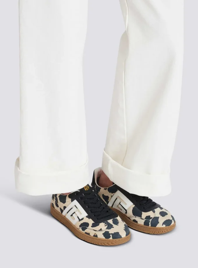Sneakers Balmain Swan in pelle scamosciata con stampa leopardata Sneakers Balmain Swan in pelle scamosciata con stampa leopardata