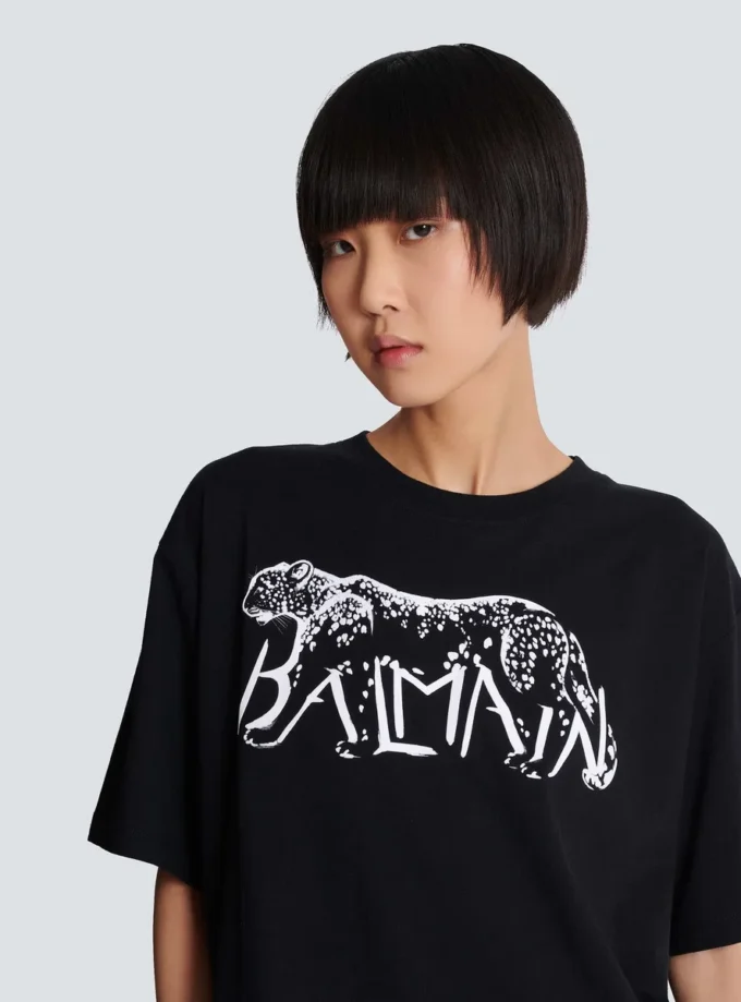T-shirt con stampa leopardata T-shirt con stampa leopardata