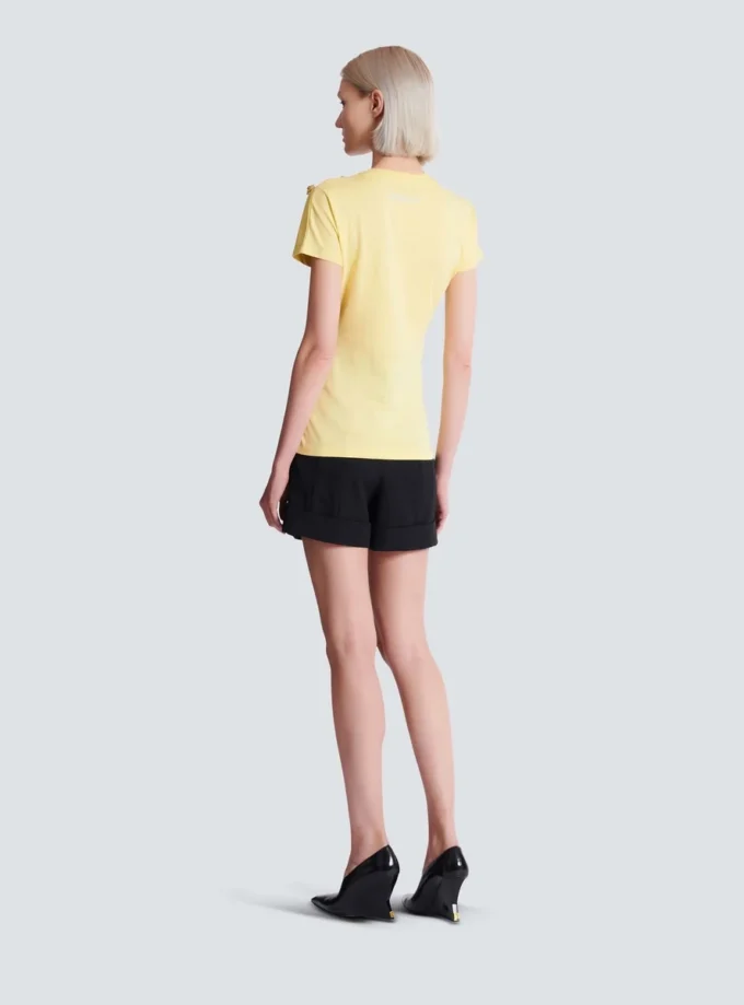 T-shirt drappeggiata con bottoni T-shirt drappeggiata con bottoni