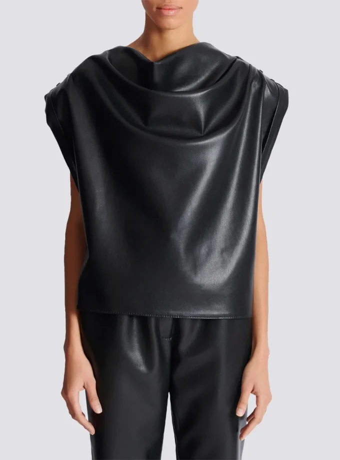 Top drappeggiato in ecopelle Top drappeggiato in ecopelle