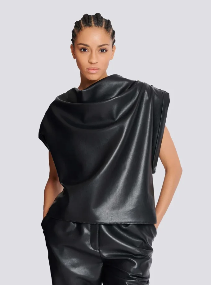 Top drappeggiato in ecopelle Top drappeggiato in ecopelle