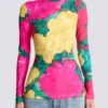 Top stampato con collo alto