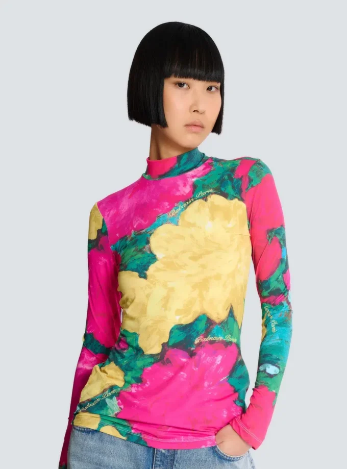 Top stampato con collo alto